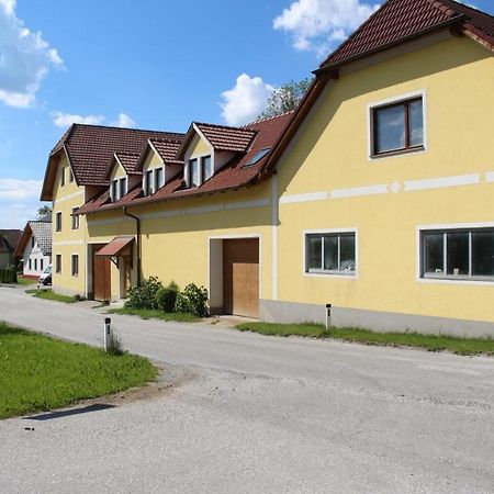 Urlaub Am Bauernhof Weichselbaum Apartment Schloss Rosenau Exterior photo