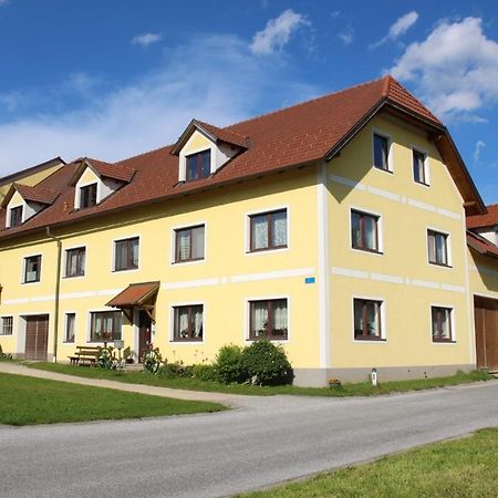 Urlaub Am Bauernhof Weichselbaum Apartment Schloss Rosenau Exterior photo